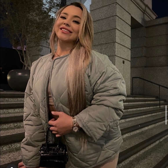 green jacket - Picture 2 of 2